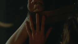 extant_GameOfThrones_3x07-TheBearAndTheMaidenFair_3631