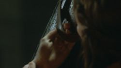 extant_GameOfThrones_3x07-TheBearAndTheMaidenFair_3642