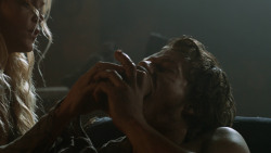 extant_GameOfThrones_3x07-TheBearAndTheMaidenFair_3695