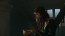 extant_GameOfThrones_3x07-TheBearAndTheMaidenFair_3704