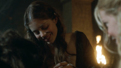 extant_GameOfThrones_3x07-TheBearAndTheMaidenFair_3740