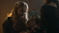 extant_GameOfThrones_3x07-TheBearAndTheMaidenFair_3744