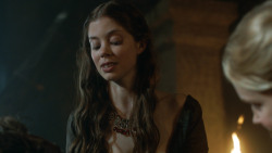 extant_GameOfThrones_3x07-TheBearAndTheMaidenFair_3748