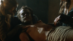extant_GameOfThrones_3x07-TheBearAndTheMaidenFair_3756