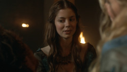 extant_GameOfThrones_3x07-TheBearAndTheMaidenFair_3781