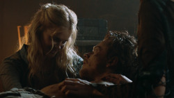 extant_GameOfThrones_3x07-TheBearAndTheMaidenFair_3800