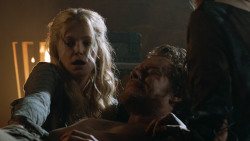 extant_GameOfThrones_3x07-TheBearAndTheMaidenFair_3807