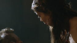 extant_GameOfThrones_3x07-TheBearAndTheMaidenFair_3834
