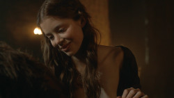 extant_GameOfThrones_3x07-TheBearAndTheMaidenFair_3844
