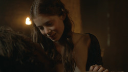 extant_GameOfThrones_3x07-TheBearAndTheMaidenFair_3848
