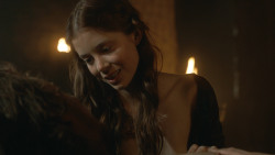 extant_GameOfThrones_3x07-TheBearAndTheMaidenFair_3850