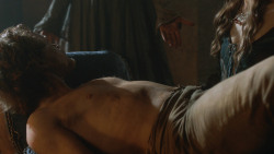 extant_GameOfThrones_3x07-TheBearAndTheMaidenFair_3874