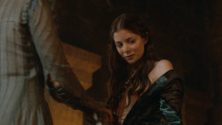extant_GameOfThrones_3x07-TheBearAndTheMaidenFair_3893