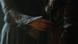 extant_GameOfThrones_3x07-TheBearAndTheMaidenFair_3895