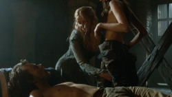 extant_GameOfThrones_3x07-TheBearAndTheMaidenFair_3900