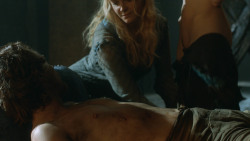 extant_GameOfThrones_3x07-TheBearAndTheMaidenFair_3902