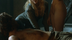 extant_GameOfThrones_3x07-TheBearAndTheMaidenFair_3903