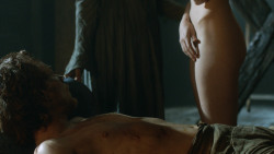 extant_GameOfThrones_3x07-TheBearAndTheMaidenFair_3907