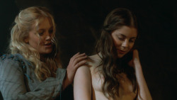 extant_GameOfThrones_3x07-TheBearAndTheMaidenFair_3911