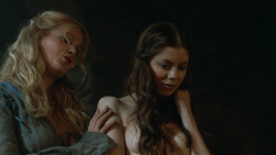 extant_GameOfThrones_3x07-TheBearAndTheMaidenFair_3912