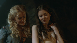 extant_GameOfThrones_3x07-TheBearAndTheMaidenFair_3922