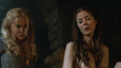 extant_GameOfThrones_3x07-TheBearAndTheMaidenFair_3925