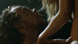 extant_GameOfThrones_3x07-TheBearAndTheMaidenFair_3938
