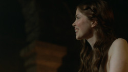 extant_GameOfThrones_3x07-TheBearAndTheMaidenFair_3950