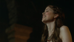 extant_GameOfThrones_3x07-TheBearAndTheMaidenFair_3952