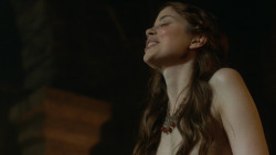 extant_GameOfThrones_3x07-TheBearAndTheMaidenFair_3953