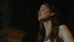 extant_GameOfThrones_3x07-TheBearAndTheMaidenFair_3955