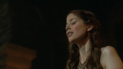 extant_GameOfThrones_3x07-TheBearAndTheMaidenFair_3956