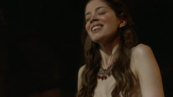 extant_GameOfThrones_3x07-TheBearAndTheMaidenFair_3974
