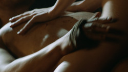 extant_GameOfThrones_3x07-TheBearAndTheMaidenFair_3981