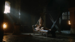 extant_GameOfThrones_3x07-TheBearAndTheMaidenFair_3990