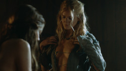 extant_GameOfThrones_3x07-TheBearAndTheMaidenFair_4004