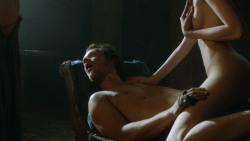 extant_GameOfThrones_3x07-TheBearAndTheMaidenFair_4012