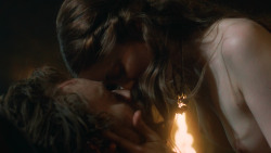 extant_GameOfThrones_3x07-TheBearAndTheMaidenFair_4022