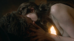 extant_GameOfThrones_3x07-TheBearAndTheMaidenFair_4024