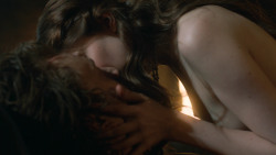 extant_GameOfThrones_3x07-TheBearAndTheMaidenFair_4025