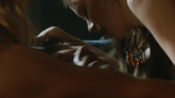 extant_GameOfThrones_3x07-TheBearAndTheMaidenFair_4037