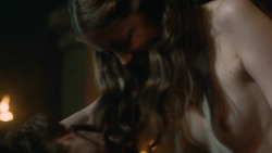 extant_GameOfThrones_3x07-TheBearAndTheMaidenFair_4040