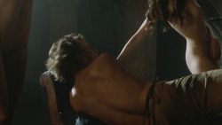 extant_GameOfThrones_3x07-TheBearAndTheMaidenFair_4050