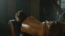 extant_GameOfThrones_3x07-TheBearAndTheMaidenFair_4054