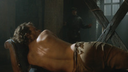 extant_GameOfThrones_3x07-TheBearAndTheMaidenFair_4058