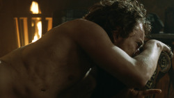 extant_GameOfThrones_3x07-TheBearAndTheMaidenFair_4065