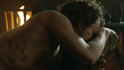 extant_GameOfThrones_3x07-TheBearAndTheMaidenFair_4066