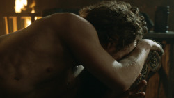 extant_GameOfThrones_3x07-TheBearAndTheMaidenFair_4067