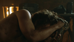extant_GameOfThrones_3x07-TheBearAndTheMaidenFair_4069