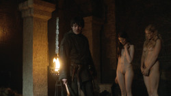 extant_GameOfThrones_3x07-TheBearAndTheMaidenFair_4078